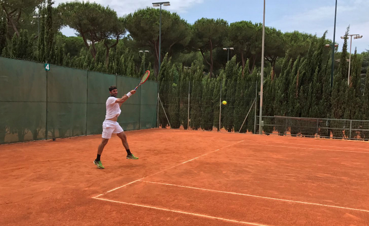 Dai quarti di finale del Roland Garros ai campi dell’All Round: Adrian Voinea star del torneo over 40