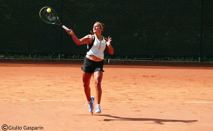 Eleni Kordolaimi: “L’assenza di sponsor uccide troppe carriere nel tennis”