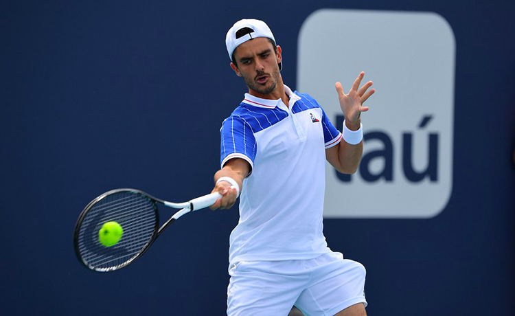 Atp Eastbourne 2019, impresa Fabbiano: l'azzurro batte Simon e centra la prima semifinale