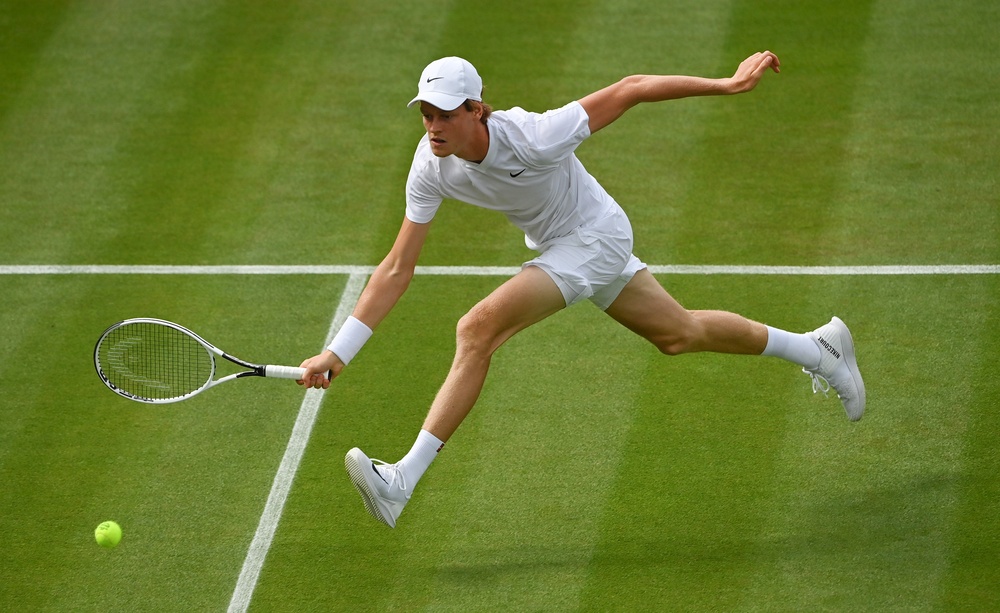 Wimbledon 2022 in pillole (Day 1) - Sinner è un crescendo rossiniano, Hurkacz e Davidovich girano un thriller psicologico