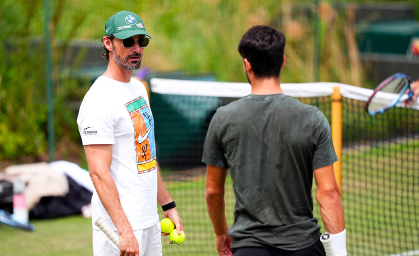 Juan Carlos Ferrero e Carlos Alcaraz - Foto PA Wire/PA Images / IPA