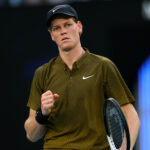 Jannik Sinner esulta all'Australian Open 2026