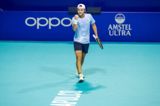 Aleksandar Kovacevic in azione nell'ATP 500 di Acapulco