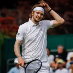 Alexander Bublik in azione a Wimbledon 2025