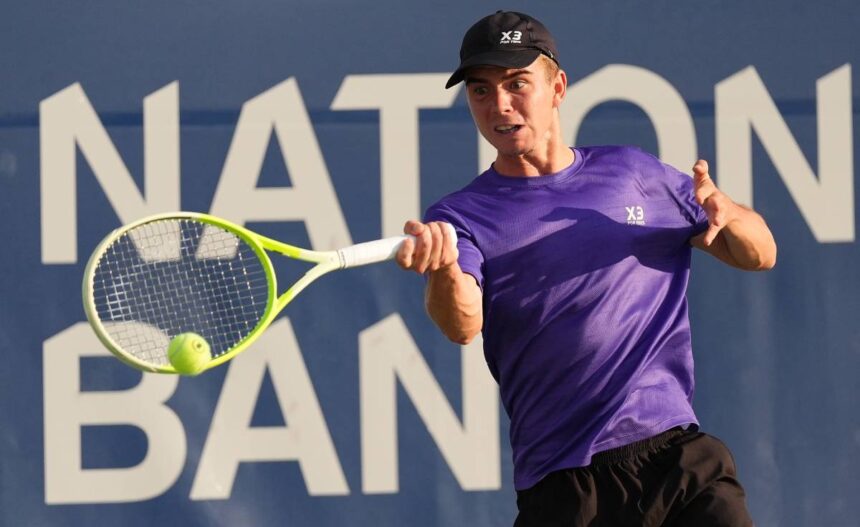 Dalibors Svrcina in azione nel Masters 1000 in Canada