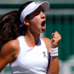 Julieta Pareja exulta dopo un punto a Wimbledon Junior 2025