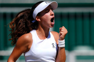 Julieta Pareja exulta dopo un punto a Wimbledon Junior 2025