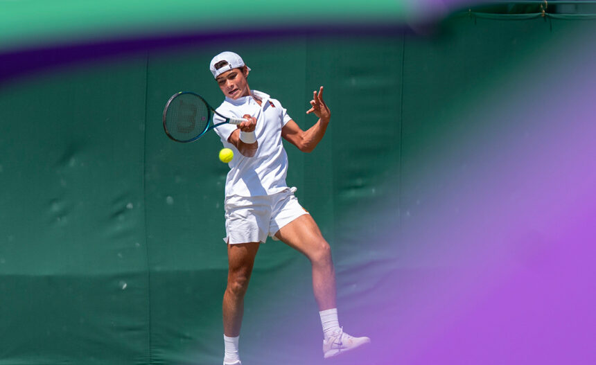 Luis Guto Miguel in azione a Wimbledon Junior del 2025