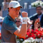 Jannik Sinner esulta al Masters 1000 di Madrid