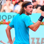 Stefanos Tsitsipas esulta dopo un punto al Masters 1000 di Madrid