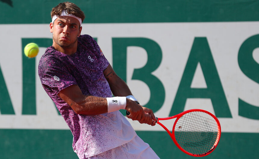 Flavio Cobolli con gol rovescio al Roland Garros 2026