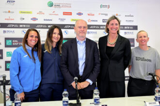 Roberta Vinci, Tathiana Garbin, Angelo Binaghi, Ashley Keber e Nicole Pratt al termine della presentazione della Partnership FITP-ISF - WTA Coach