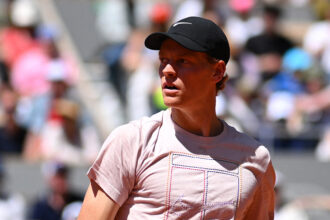 Jannik Sinner si allena con Alexander Blockx al Roland Garros 2026