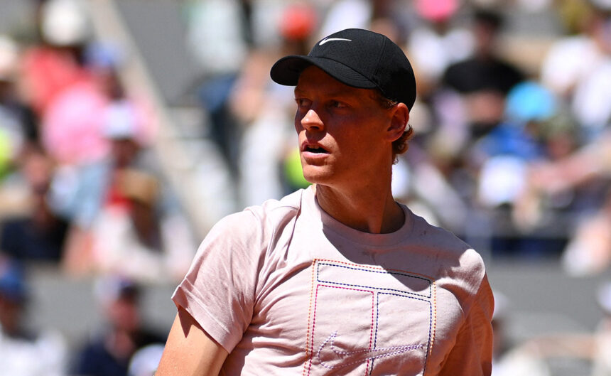 Jannik Sinner si allena con Alexander Blockx al Roland Garros 2026