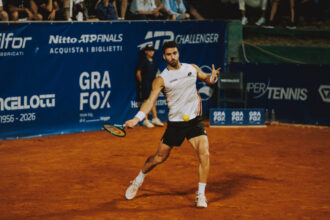 Andrea Pellegrino colpisce il dritto al Challenger di Perugia