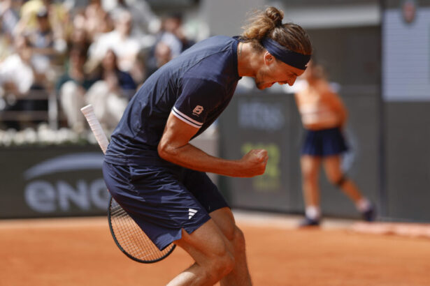 Alexander Zverev esulta al Roland Garros 2026