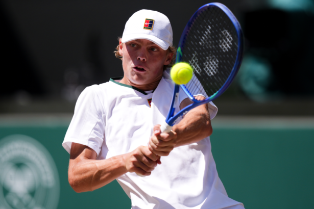 Cruz Hewitt sul rovescio