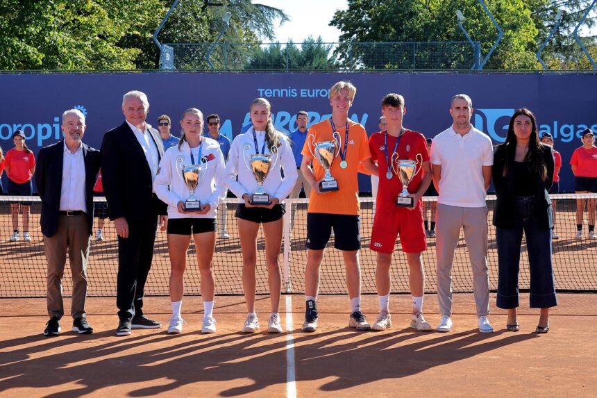 La premiazione dei finalisti dei tabelloni di singolare dell'edizione 2026 dei Campionati Europei Under 16 by Lavoropiù - Foto FITP