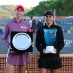 Le finaliste del singolare del WTA 125 di Tolentino. Da sinistra: Guiomar Maristany Zuleta de Reales e Julia Grabher (foto Ludovico Cecoli)