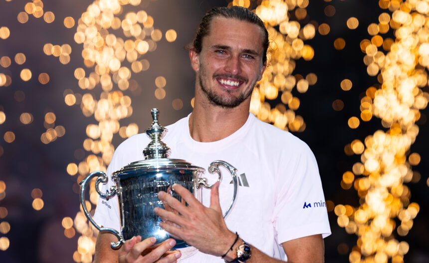 Alexander Zverev con la coppa dello US Open